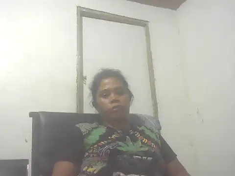 Snapshot of Hotmommax chatting on September 2025 12:43:02 PM Hotmommax online show from September 2025 12:43:02 PM