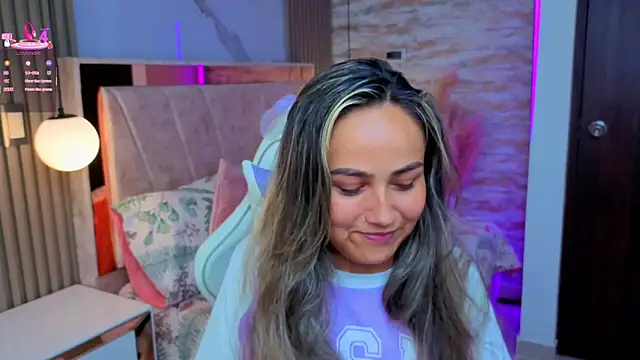 lila cute1 online show from November 2025 04:01:02 PM