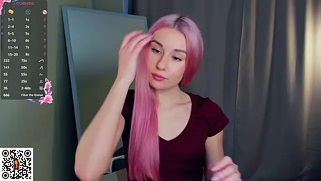 Snapshot of MinaRuzzo chatting on December 2025 06:17:02 AM MinaRuzzo online show from December 2025 06:17:02 AM