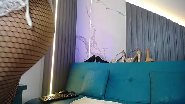 Snapshot of chloe__Jones_ chatting on November 2025 12:38:01 PM chloe Jones online show from November 2025 12:38:01 PM