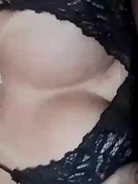 Snapshot of misteriosabb000 chatting on November 2025 11:15:01 PM misteriosabb000 online show from November 2025 11:15:01 PM