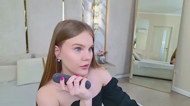 Lili Lohan online show from May 2026 05:02:02 AM