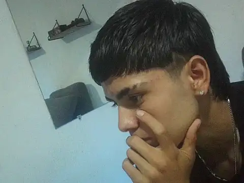 Anthony riverss online show from November 2025 11:07:02 PM