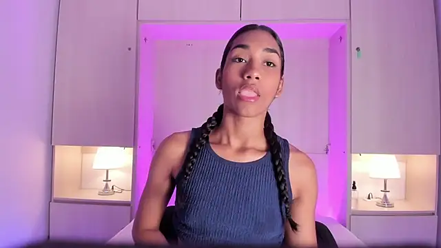 AnahiCollins online show from February 2026 11:44:01 AM