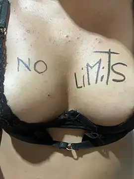 Snapshot of Valentinahot7 chatting on March 2026 03:47:01 PM Valentinahot7 online show from March 2026 03:47:01 PM