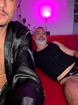 WildFlame2525 online show from November 2025 06:52:01 PM