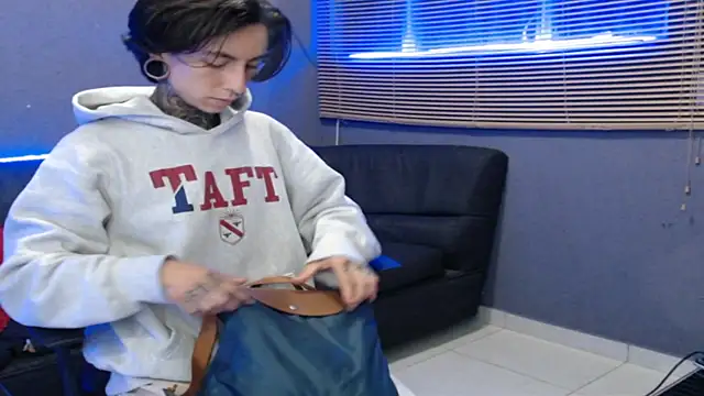 Kuregari xs online show from November 2025 10:59:02 PM