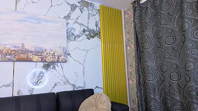 Nahomy Smiths aws online show from December 2025 10:15:01 PM