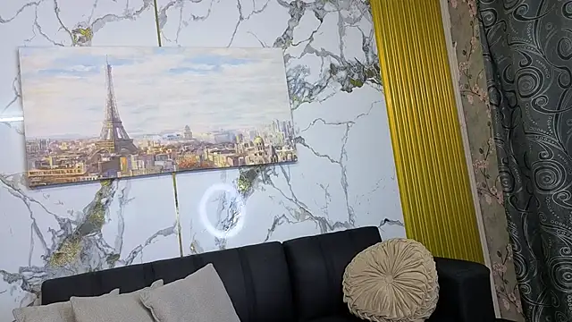 Nahomy Smiths aws online show from December 2025 09:32:01 PM