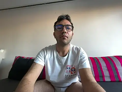xochipilliii online show from October 2025 02:04:02 PM