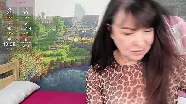 Snapshot of LindaRomero chatting on November 2025 10:37:01 AM LindaRomero online show from November 2025 10:37:01 AM