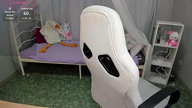 Snapshot of LindaRomero chatting on November 2025 09:37:02 AM LindaRomero online show from November 2025 09:37:02 AM