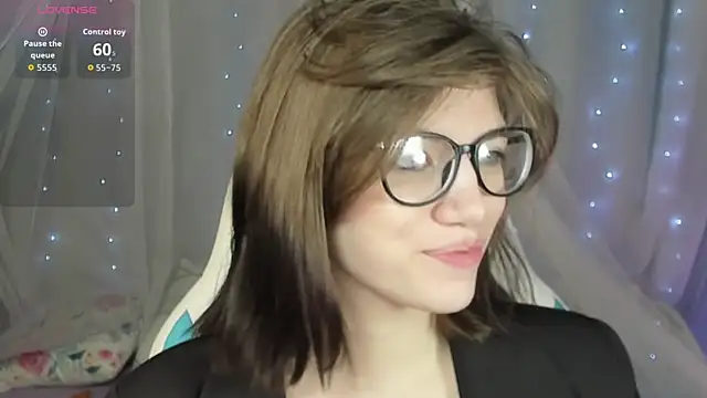 Snapshot of CathyAdams chatting on December 2025 05:05:01 AM CathyAdams online show from December 2025 05:05:01 AM