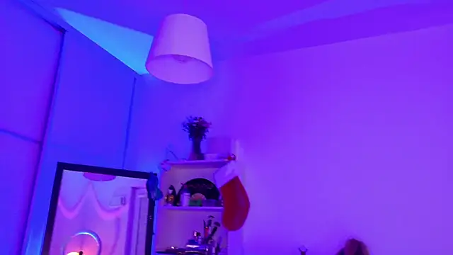 MysticRoxanne online show from December 2025 05:17:02 AM