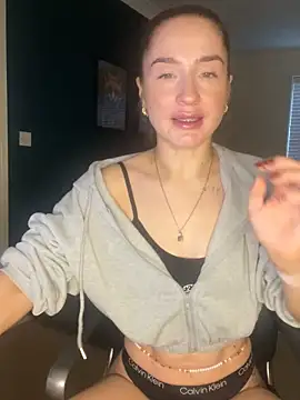 Snapshot of Cherry-L-28 chatting on November 2025 11:23:02 AM Cherry-L-28 online show from November 2025 11:23:02 AM