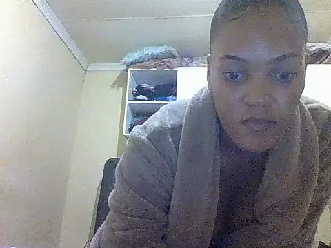 Snapshot of carrie_tee chatting on November 2025 08:40:01 PM carrie tee online show from November 2025 08:40:01 PM