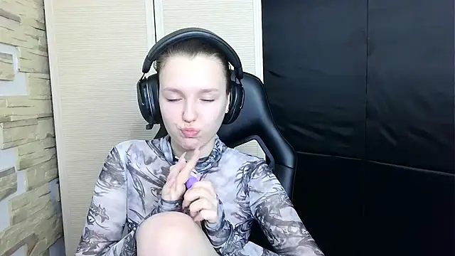 Diana-back online show from November 2025 11:54:01 AM