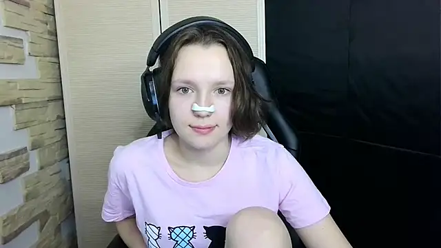 Diana-back online show from November 2025 12:26:01 PM