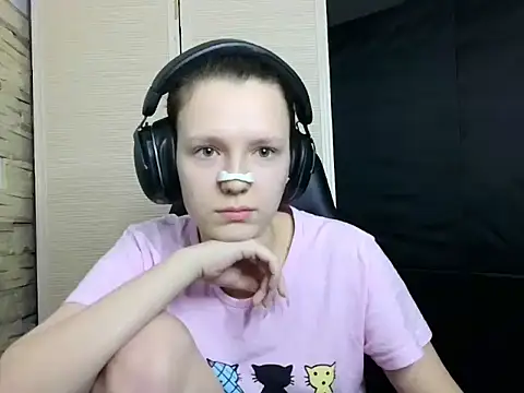 Diana-back online show from November 2025 01:18:02 PM