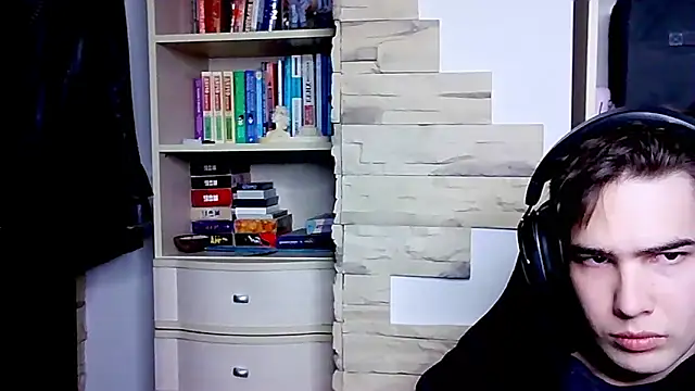 Snapshot of _Chris_Next_Door_ chatting on October 2025 02:04:01 PM  Chris Next Door  online show from October 2025 02:04:01 PM