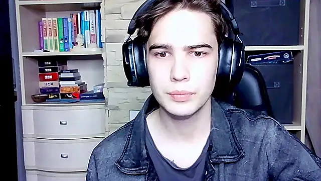 Snapshot of _Chris_Next_Door_ chatting on October 2025 05:00:01 PM  Chris Next Door  online show from October 2025 05:00:01 PM