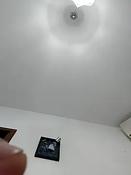 thonyx93 online show from November 2025 03:39:01 PM