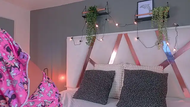 Snapshot of Julietasweett__ chatting on October 2025 12:06:01 PM Julietasweett   online show from October 2025 12:06:01 PM