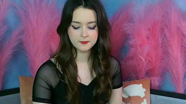 EvaSwen online show from December 2025 09:54:01 PM