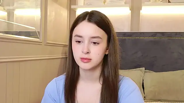 EvaSwen online show from April 2026 06:02:01 PM