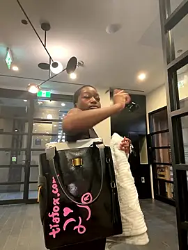 tia   fox online show from January 2026 02:55:02 PM