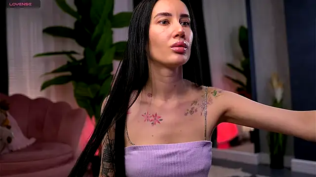 SerenaVelour online show from December 2025 11:59:01 AM