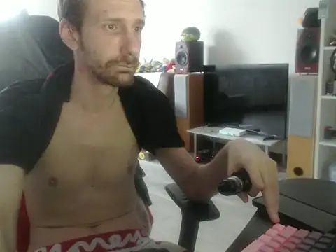 LoyalDoggie online show from June 2026 02:07:02 PM