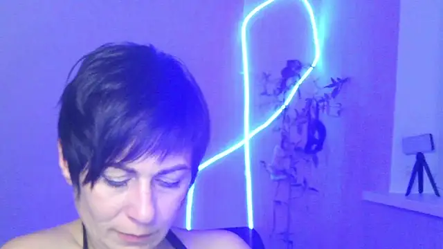 Ashley Brookss online show from November 2025 10:08:01 PM