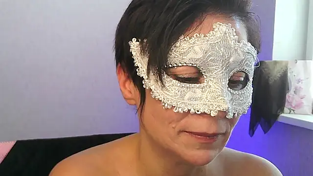 Ashley Brookss online show from November 2025 11:27:02 AM