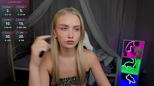 TessaGrays online show from November 2025 12:20:01 PM