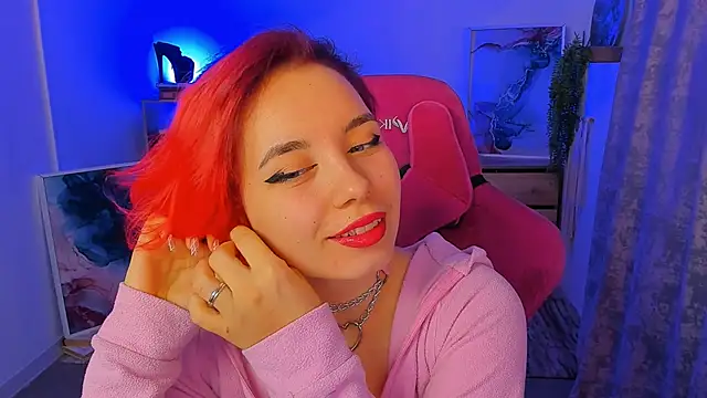 Snapshot of MarcelineChi chatting on October 2025 06:06:02 AM MarcelineChi online show from October 2025 06:06:02 AM