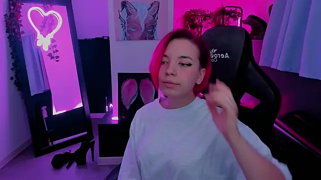 Snapshot of MarcelineChi chatting on October 2025 06:15:01 AM MarcelineChi online show from October 2025 06:15:01 AM