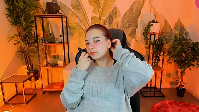 Snapshot of MarcelineChi chatting on November 2025 06:03:02 AM MarcelineChi online show from November 2025 06:03:02 AM