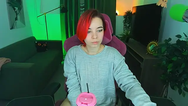 Snapshot of MarcelineChi chatting on November 2025 06:03:01 AM MarcelineChi online show from November 2025 06:03:01 AM