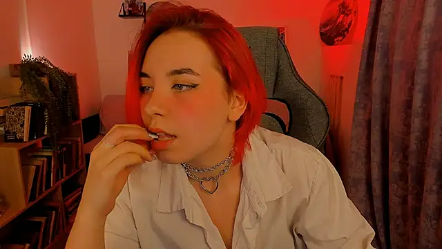 Snapshot of MarcelineChi chatting on December 2025 11:47:01 AM MarcelineChi online show from December 2025 11:47:01 AM