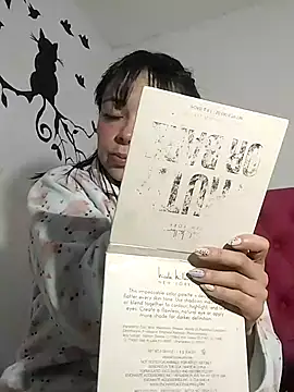 Snapshot of Valentina_Squirt- chatting on November 2025 09:20:02 AM Valentina Squirt- online show from November 2025 09:20:02 AM