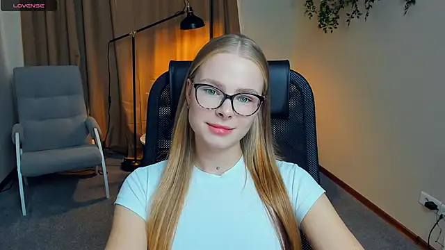 LibbyVenzeio online show from October 2025 09:38:02 AM