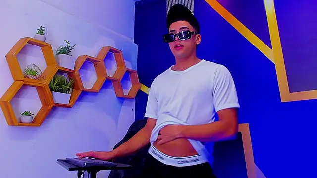 The Boy King online show from October 2025 02:06:02 PM