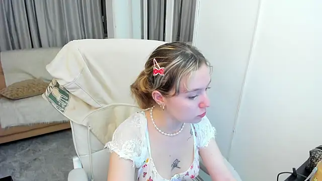 Snapshot of Lucia_Copper chatting on December 2025 03:39:02 PM Lucia Copper online show from December 2025 03:39:02 PM