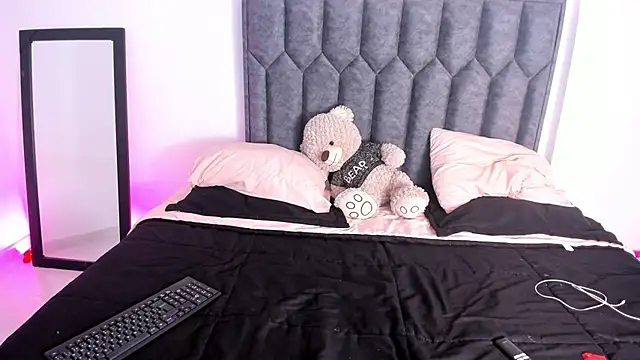 ArihanaTylor online show from November 2025 01:48:01 AM