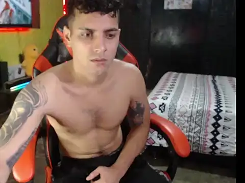 Snapshot of alessandro290 chatting on December 2025 12:26:02 AM alessandro290 online show from December 2025 12:26:02 AM