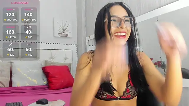 Luciaoregon online show from March 2026 12:55:01 PM