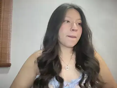 Rachel James   online show from November 2025 11:24:01 PM