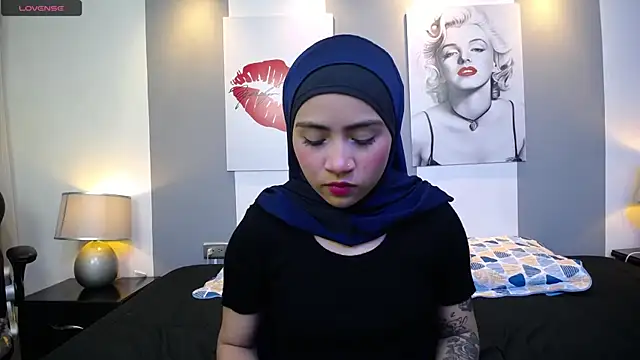 Neesha   online show from November 2025 08:44:01 PM