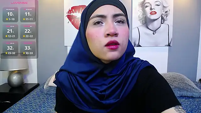 Neesha   online show from November 2025 07:23:01 PM